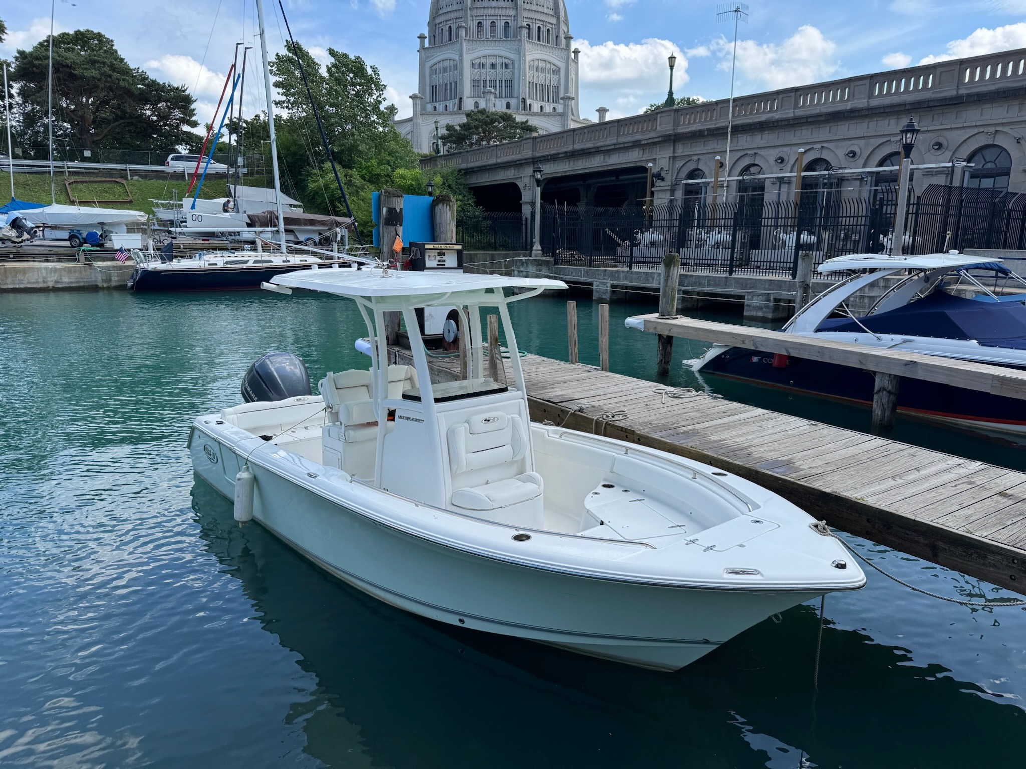Clean boat at Chicago marina